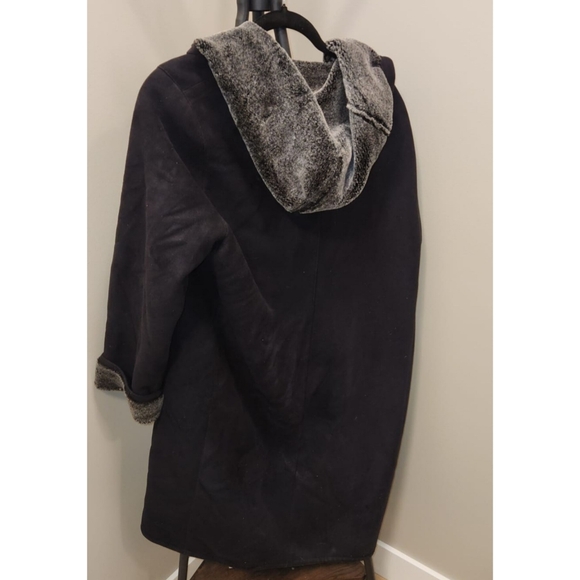 Anne Klein Black Coat with Faux Fur Lining - Gorgeous Coat! - Picture 2 of 9